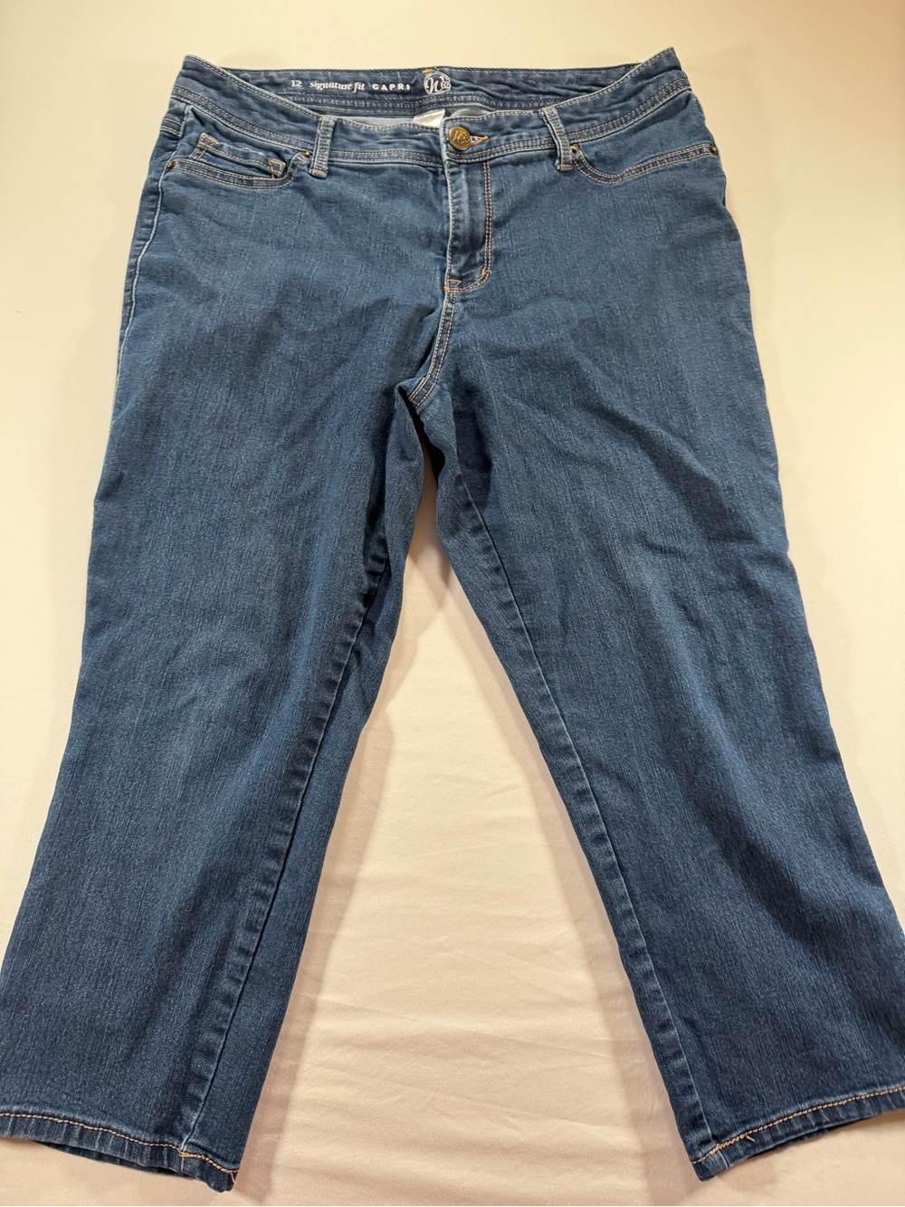 Women’s Blue Denim Jeans Capri - Classic Straight Fit